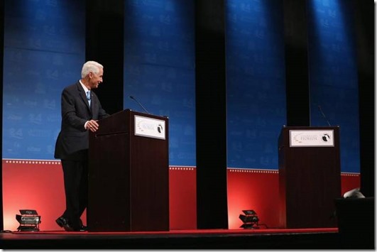 Charlie Crist Lectern