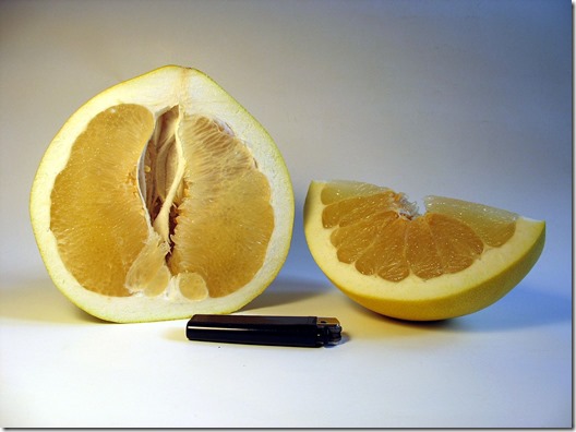 Pomelo via Wikimedia Commons