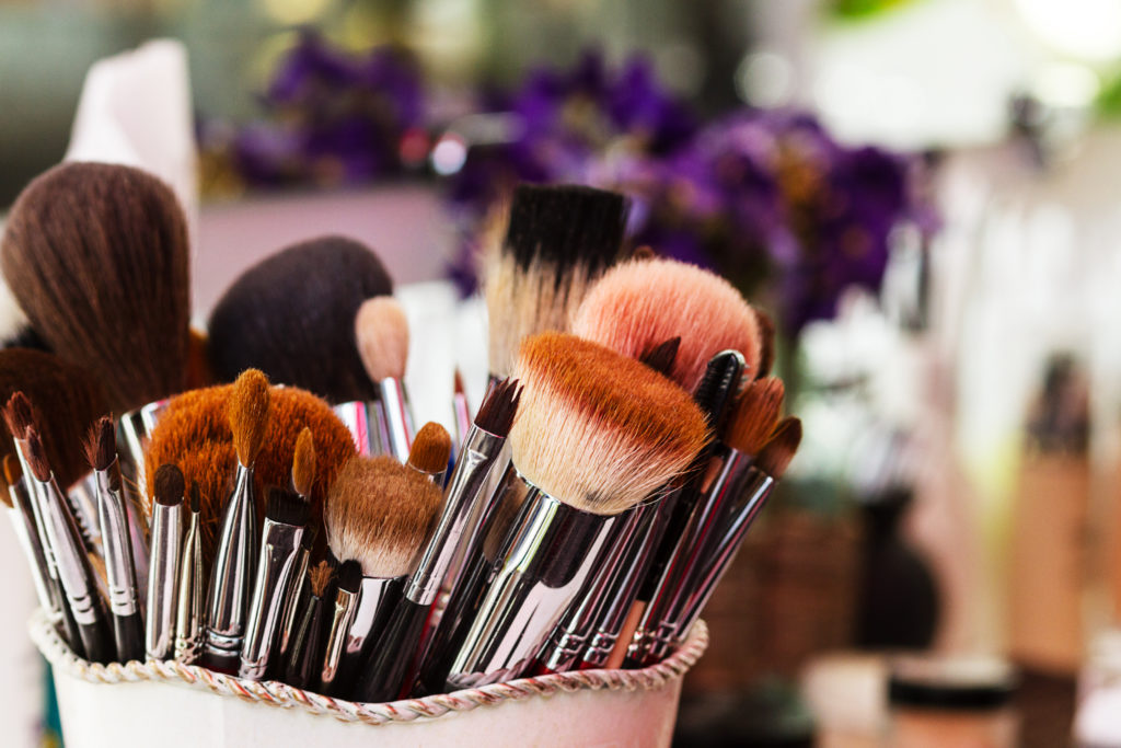 Makeup Brushes, workplace makeup artist